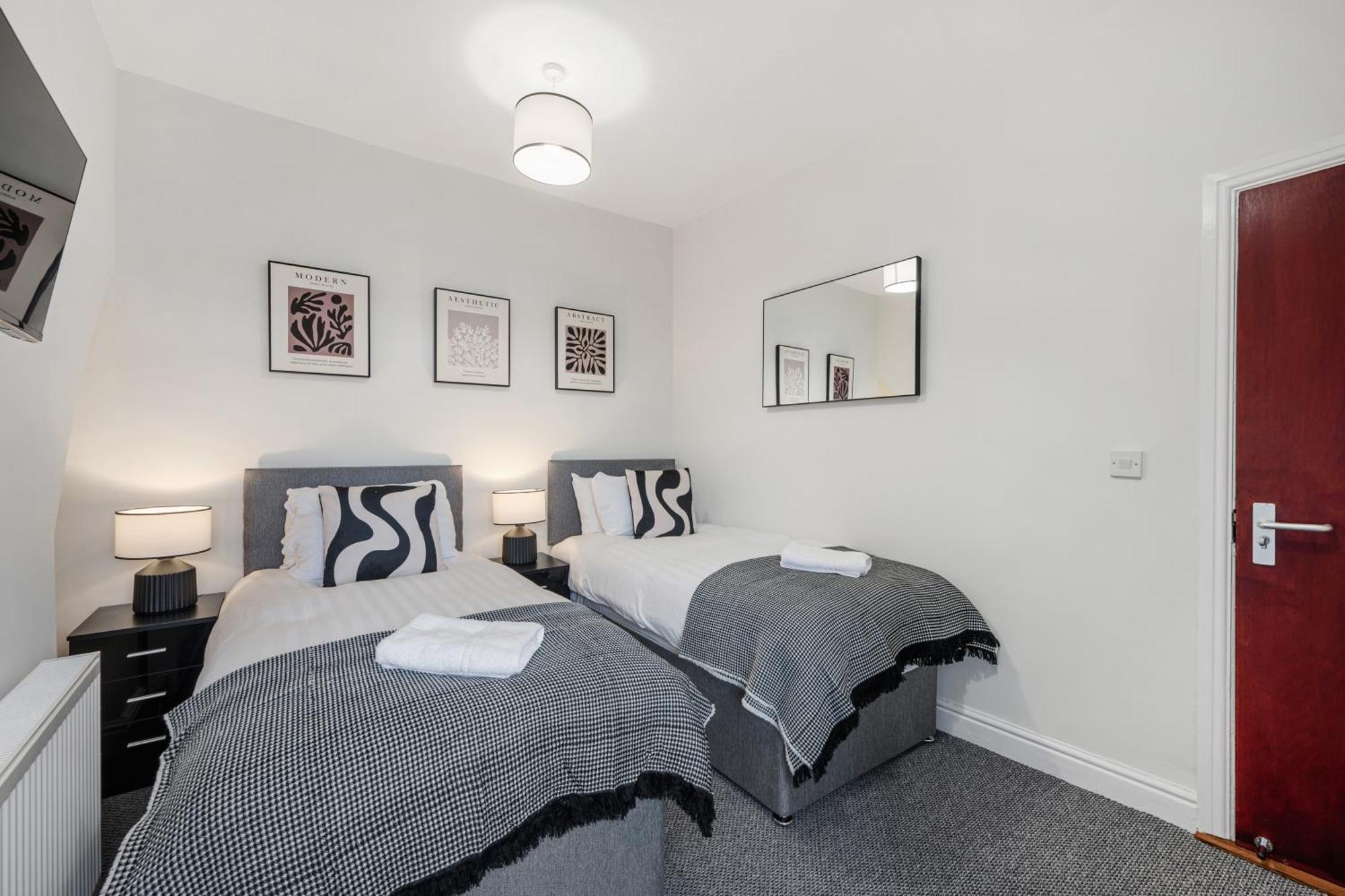 Anfield Cosy Stays - Air Host & Stay - Sleeps 14 Liverpool Exterior photo