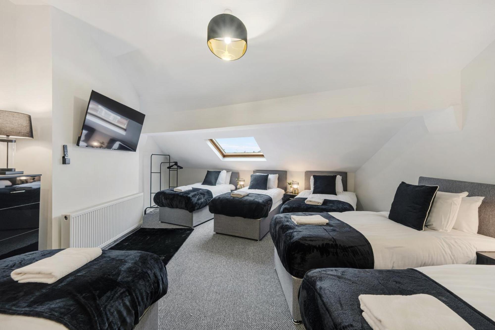Anfield Cosy Stays - Air Host & Stay - Sleeps 14 Liverpool Exterior photo