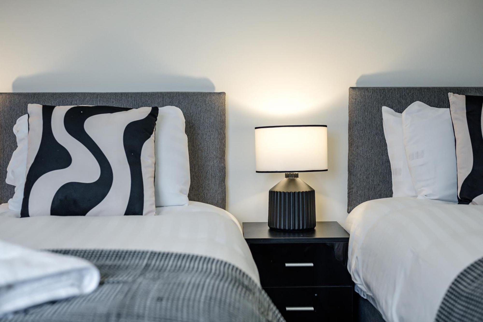 Anfield Cosy Stays - Air Host & Stay - Sleeps 14 Liverpool Exterior photo