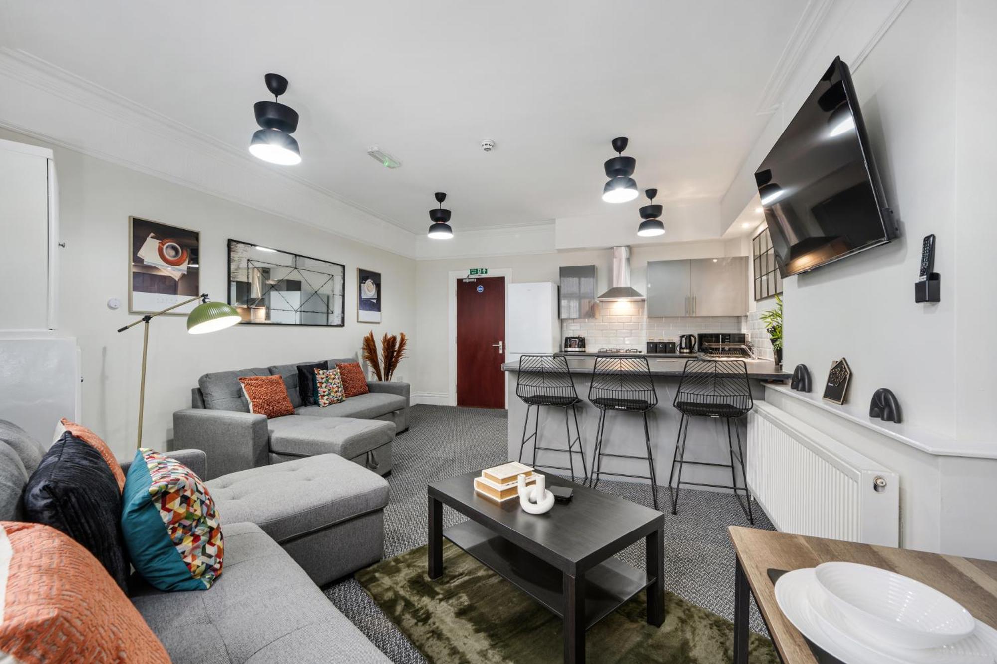 Anfield Cosy Stays - Air Host & Stay - Sleeps 14 Liverpool Exterior photo